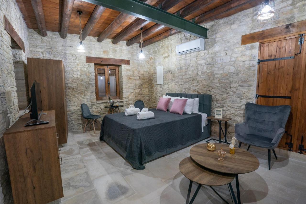 Eidyllio Luxury Suites 奥莫多斯 外观 照片
