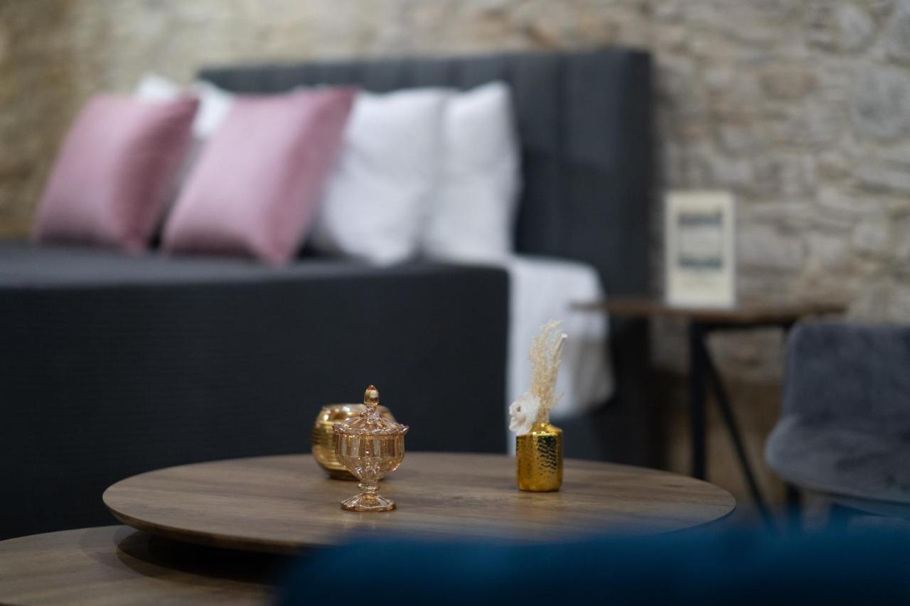Eidyllio Luxury Suites 奥莫多斯 外观 照片